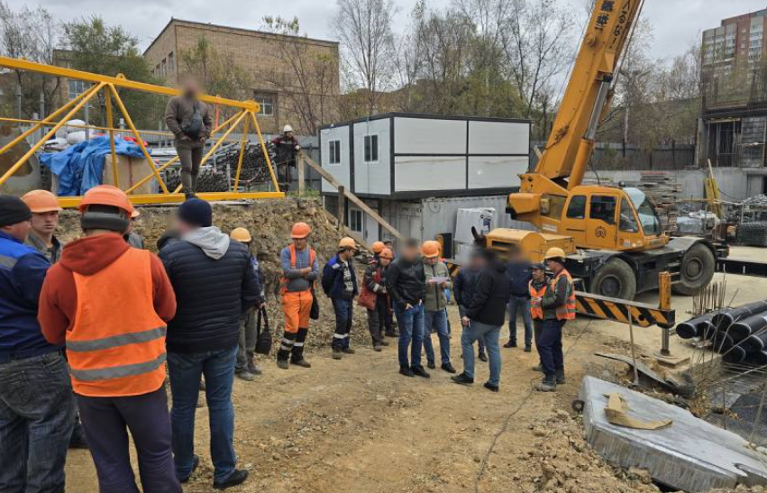 Мигрантов-нелегалов, один из которых рецидивист, обнаружили на стройке во Владивостоке Мигрантов-нелегалов, один из которых рецидивист, обнаружили на стройке во Владивостоке