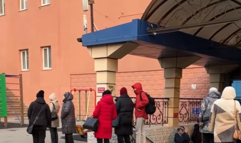 Идет срочная эвакуация из торгового центра во Владивостоке