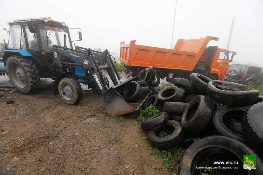 Какой класс опасности представляют брошенные гнить автопокрышки, и сколько тонн уже убрали с улиц Владивостока? Какой класс опасности представляют брошенные гнить автопокрышки, и сколько тонн уже убрали с улиц Владивостока?