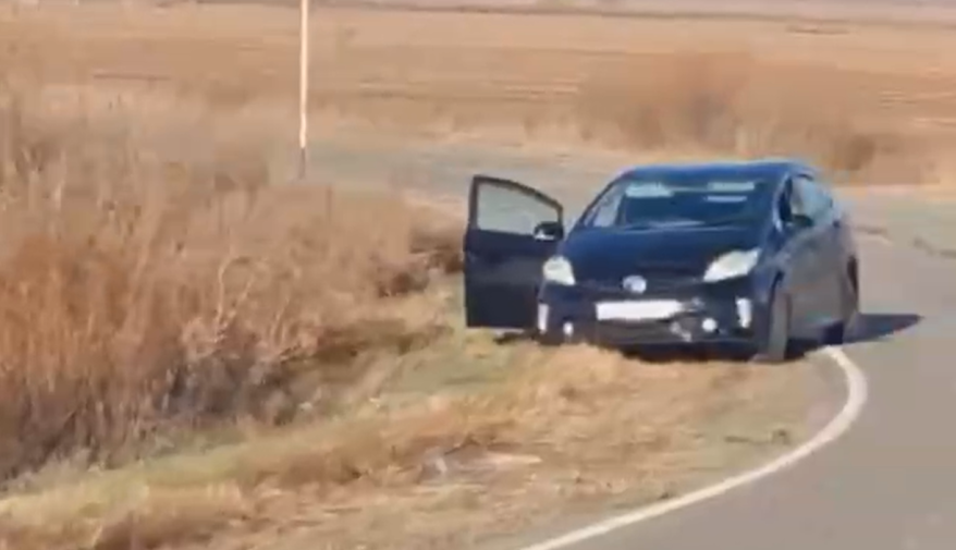"Пьяный накуролесил?": брошенный автомобиль обнаружен на трассе в Приморье