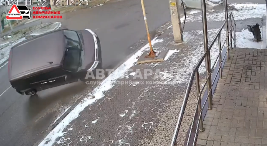 Кульбит Toyota Roomy в Уссурийске попал на видео