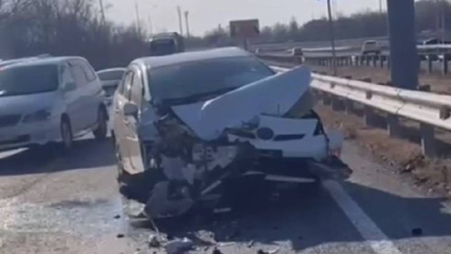 «Тачка в хлам»: серьезная авария на дороге Артема «Тачка в хлам»: серьезная авария на дороге Артема