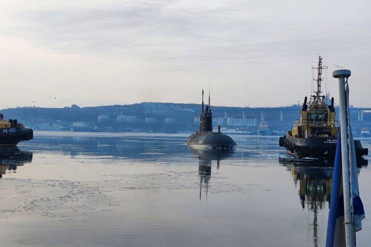 Подлодку «Уфа» и спасательный буксир «Алатау» торжественно встретили во Владивостоке Подлодку «Уфа» и спасательный буксир «Алатау» торжественно встретили во Владивостоке