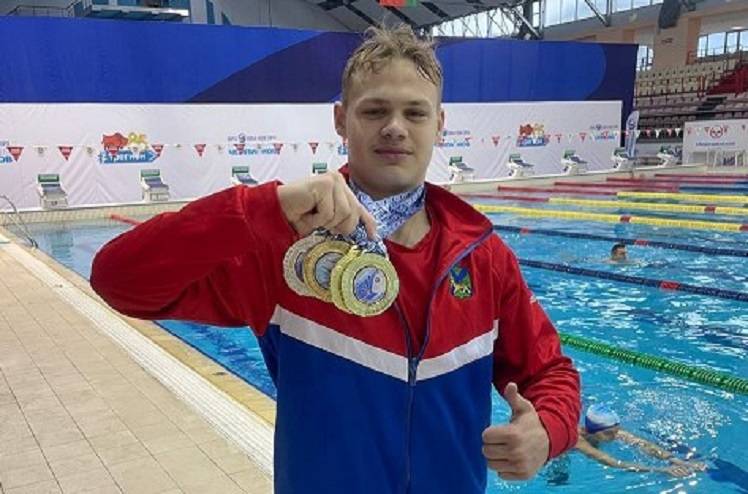Роман Лободин завоевал медали высшего достоинства на соревнованиях по плаванию в Бресте Роман Лободин завоевал медали высшего достоинства на соревнованиях по плаванию в Бресте