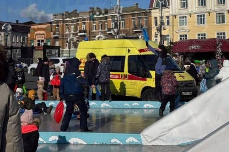Еще один ребенок получил травму на горке в центре Владивостока