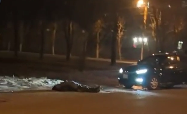 "Труп лежит на дороге": загадочная смерть мужчины в Уссурийске
