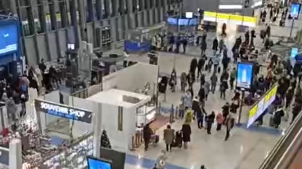 В аэропоту Владивостока объявлена тревога за полчаса до посадки на рейс