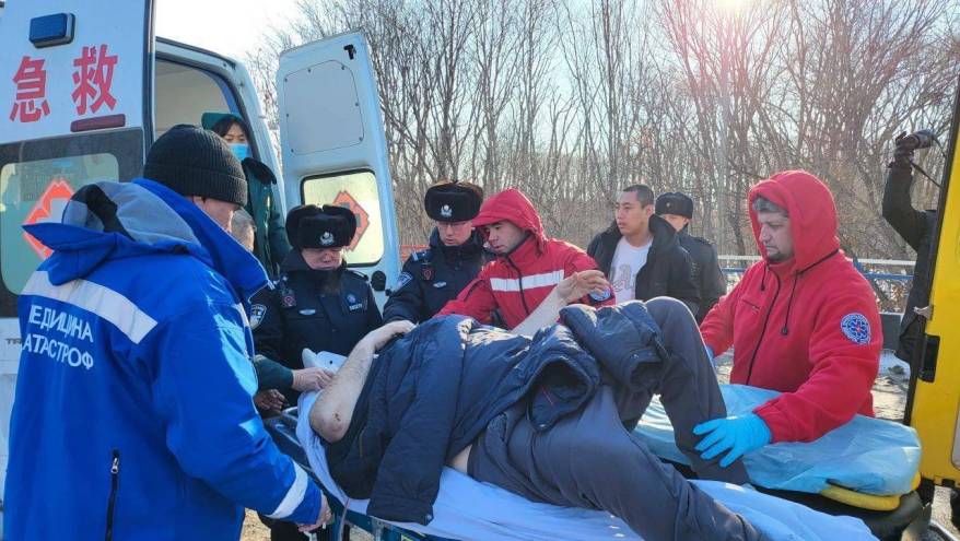 Российская фура перевернулась под китайским Мишанем Российская фура перевернулась под китайским Мишанем