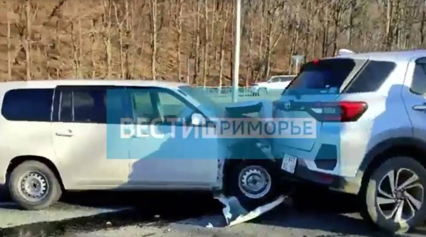 «Паровоз» на перевале: тройное ДТП спровоцировало огромную пробку