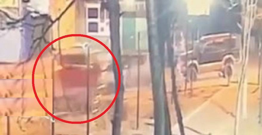 Мадам за рулем авто влетела в припаркованные машины во Владивостоке Мадам за рулем авто влетела в припаркованные машины во Владивостоке