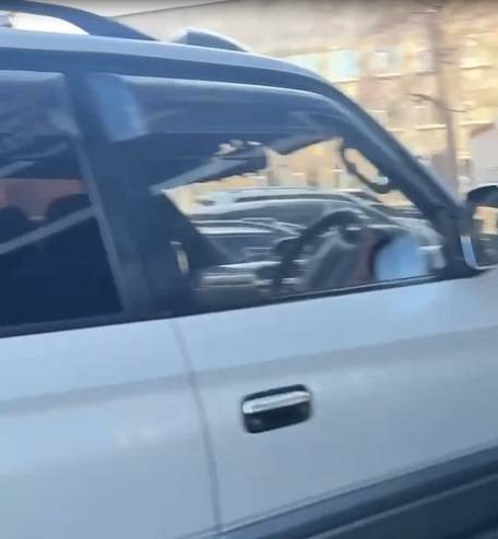 Мастер парковки устроил квест пешеходам в Уссурийске Мастер парковки устроил квест пешеходам в Уссурийске
