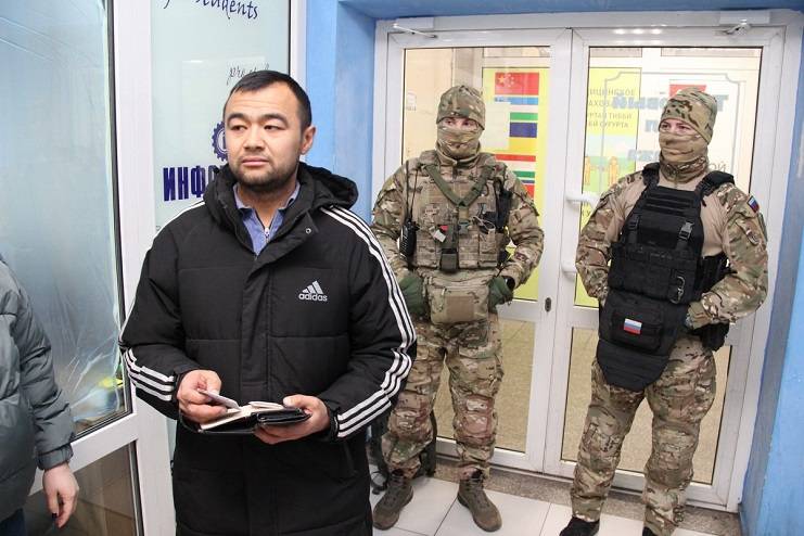 Шестерых мигрантов в Приморье попросили «на выход»