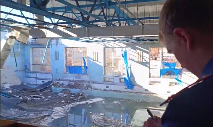 Обрушение потолка в бассейне школы Владивостока: по факту ЧП возбуждено уголовное дело Обрушение потолка в бассейне школы Владивостока: по факту ЧП возбуждено уголовное дело