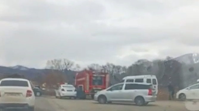 Страшное ДТП в Приморье: водителя зажало в салоне автомобиля Страшное ДТП в Приморье: водителя зажало в салоне автомобиля