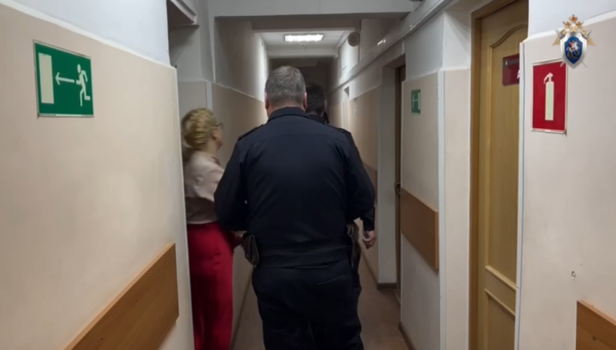 Пыталась скрыться, выпрыгнув из окна: задержана отъявленная хулиганка во Владивостоке