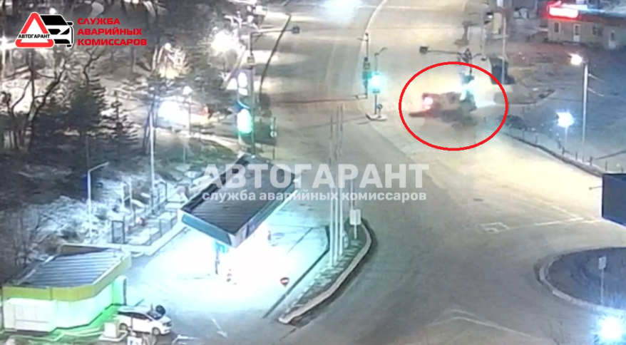 Момент жесткого ДТП во Владивостоке попал на видео
