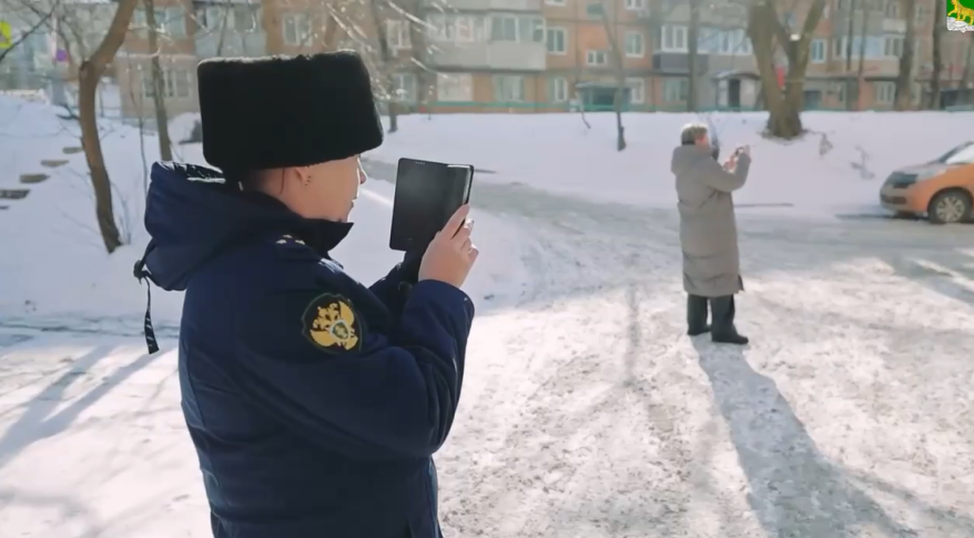 Сутки прошли: во Владивостоке начинают штрафовать управляйки за неубранный снег