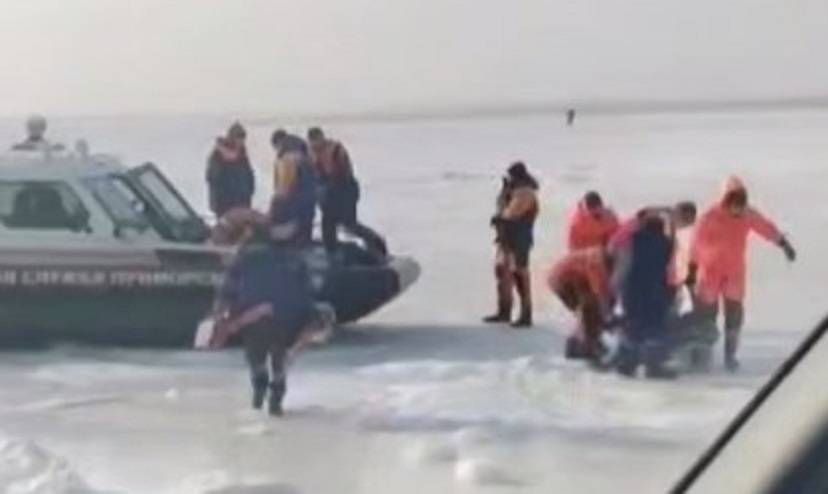Тело рыбака «вырезали» изо льда в районе Чайки