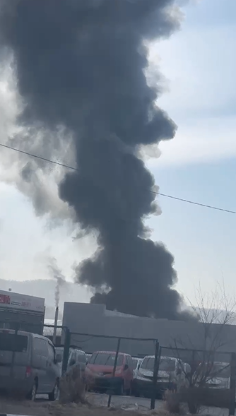 Мощный пожар: в пригороде Владивостока горят склады