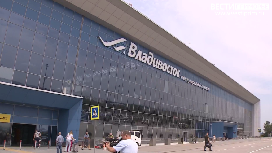 Иностранцы устроили беспредел на парковке в аэропорту Владивостока