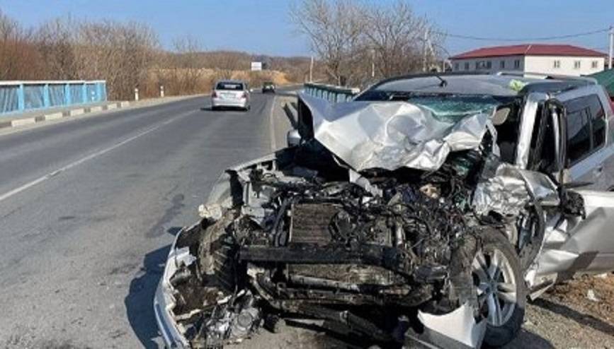 Подробности жесткого ДТП на Лазурной, где влобовую столкнулись два авто Подробности жесткого ДТП на Лазурной, где влобовую столкнулись два авто
