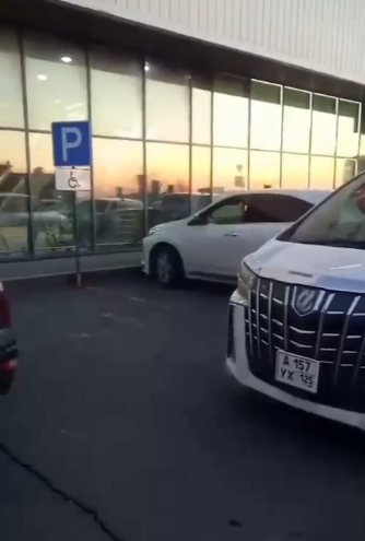 Инцидентом на парковке во Владивостоке заинтересовалась полиция