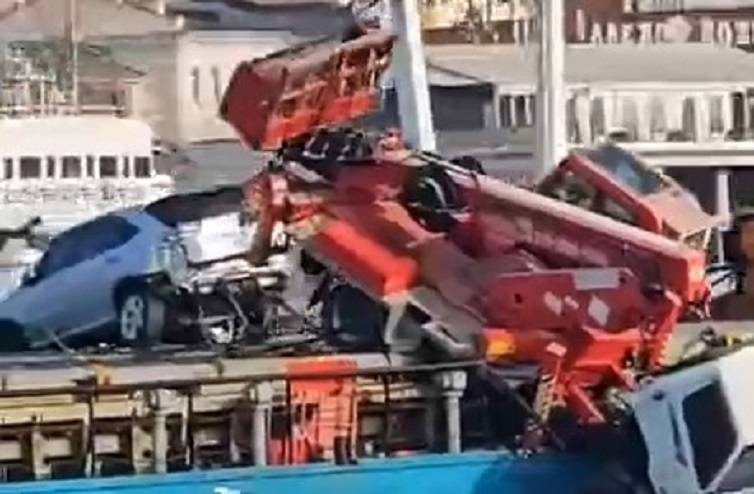 Авто пострадали на борту судна, зашедшего во Владивосток