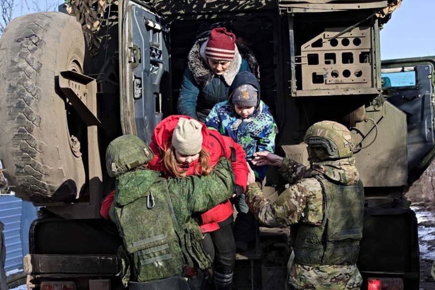 Бойцы «Востока» спасают жизни под непрерывным огнём. Совместный проект «Вести:Приморье» и «Боевой вахты» Бойцы «Востока» спасают жизни под непрерывным огнём. Совместный проект «Вести:Приморье» и «Боевой вахты»