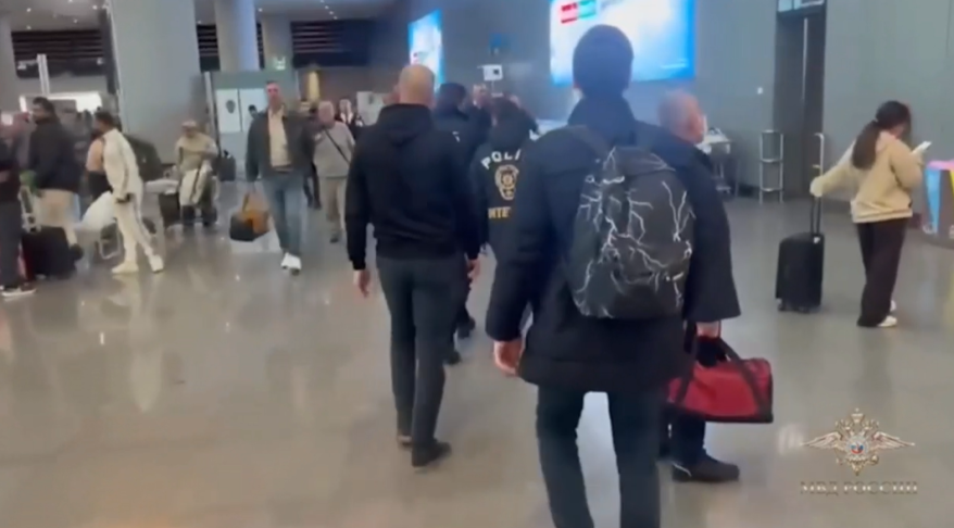 Беглого экс-депутата из Приморья депортировали из Турции в Россию Беглого экс-депутата из Приморья депортировали из Турции в Россию