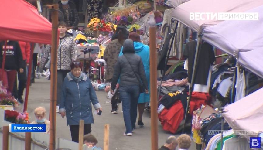 Люди в погонах нагрянули на рынок «Спортивный» во Владивостоке Люди в погонах нагрянули на рынок «Спортивный» во Владивостоке