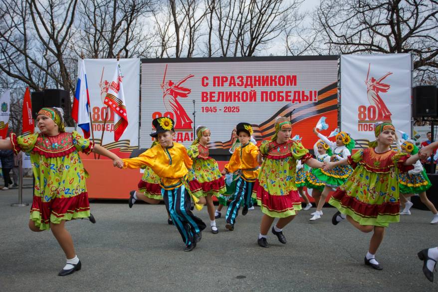 Флаг «Эстафеты Победы» прибыл в Лазовский муниципальный округ Флаг «Эстафеты Победы» прибыл в Лазовский муниципальный округ