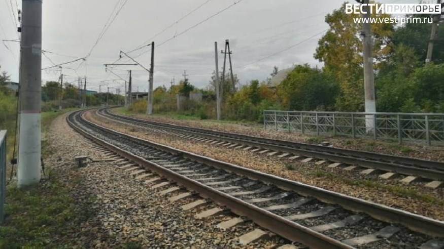 Железнодорожный переезд закрывают в Приморье: проезд только для спецтранспорта