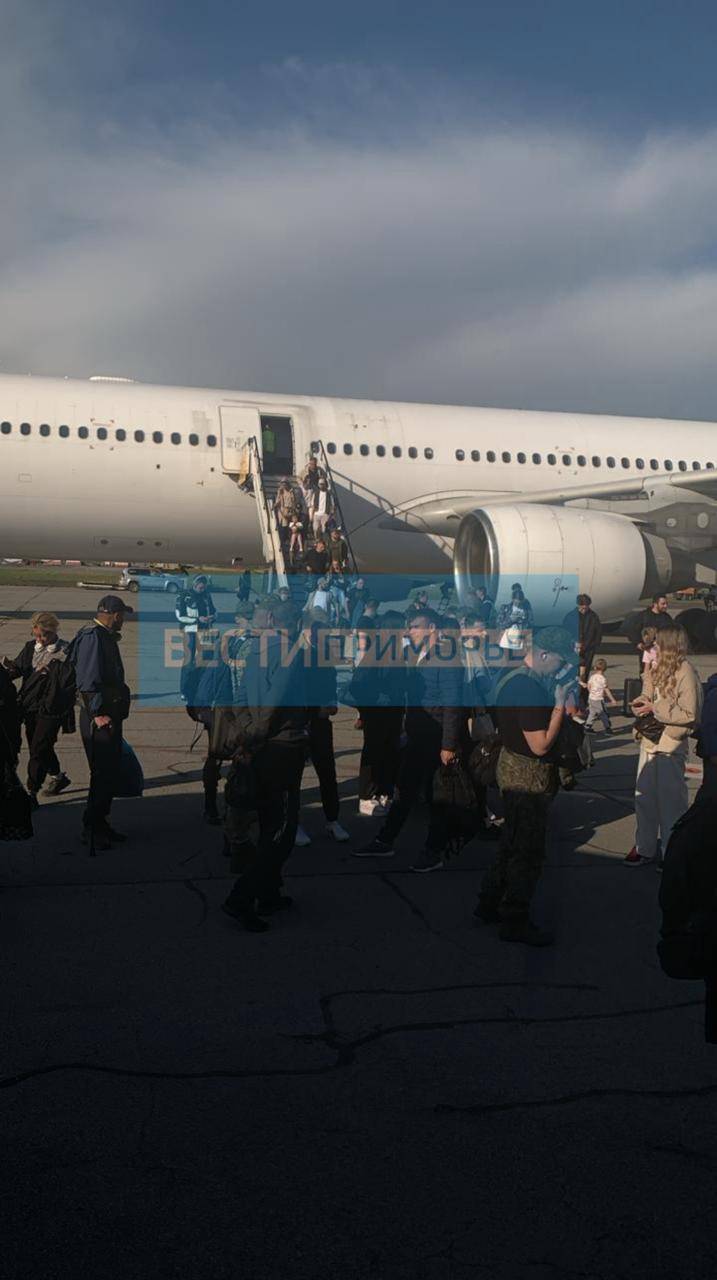 Пассажирка из Владивостока рассказала об экстренной посадке в Хабаровске Пассажирка из Владивостока рассказала об экстренной посадке в Хабаровске