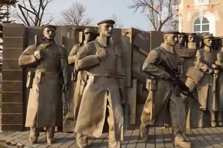 Памятники героям Великой Отечественной войны оживили во Владивостоке
