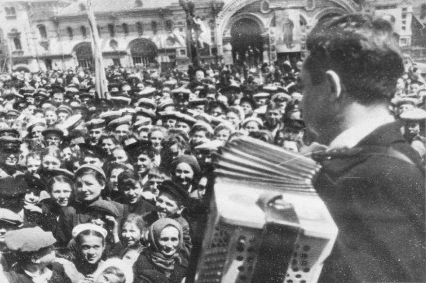 Как приморцы встретили День Победы 80 лет назад Как приморцы встретили День Победы 80 лет назад