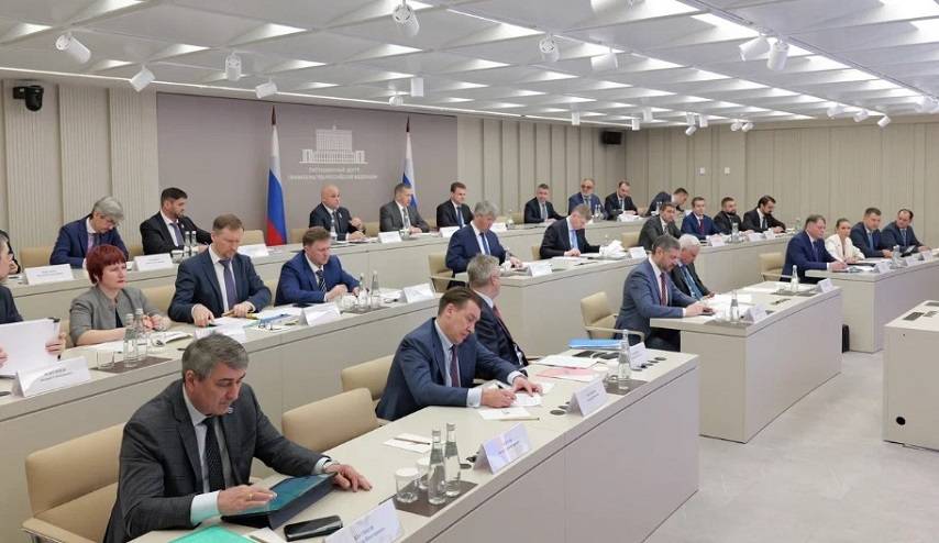 Юрий Трутнев провел совещание по развитию электроэнергетического комплекса ДВ Юрий Трутнев провел совещание по развитию электроэнергетического комплекса ДВ