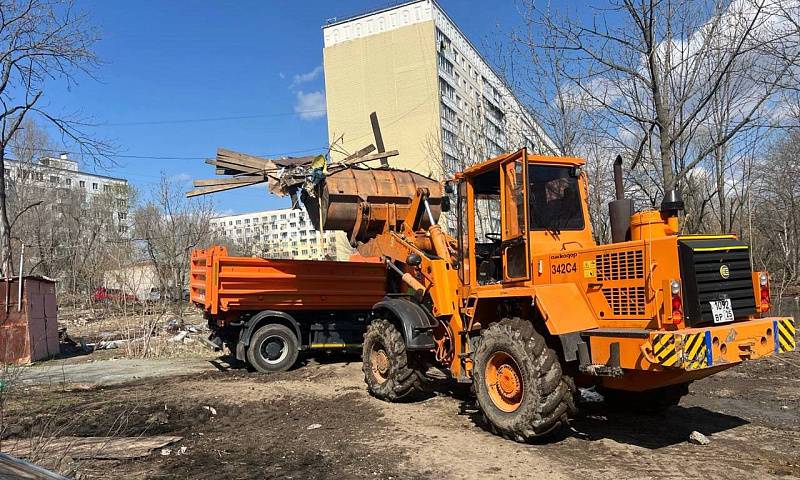 Борьба с незаконным строительством: во Владивостоке убрали более 200 незаконно возведенных объектов