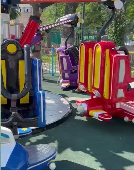 Детский аттракцион обрушился на Спортивной набережной Владивостока Детский аттракцион обрушился на Спортивной набережной Владивостока