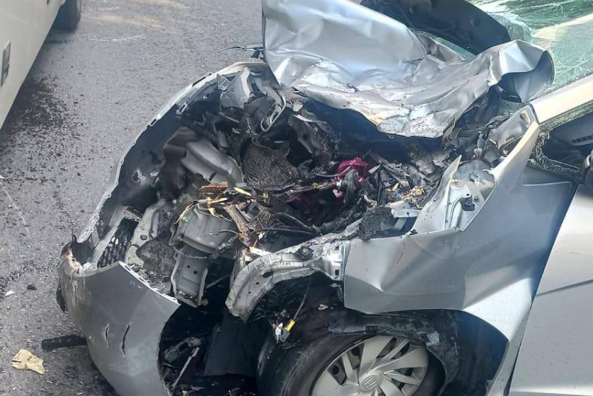 Легковушка врезалась в пассажирский автобус в Приморье Легковушка врезалась в пассажирский автобус в Приморье