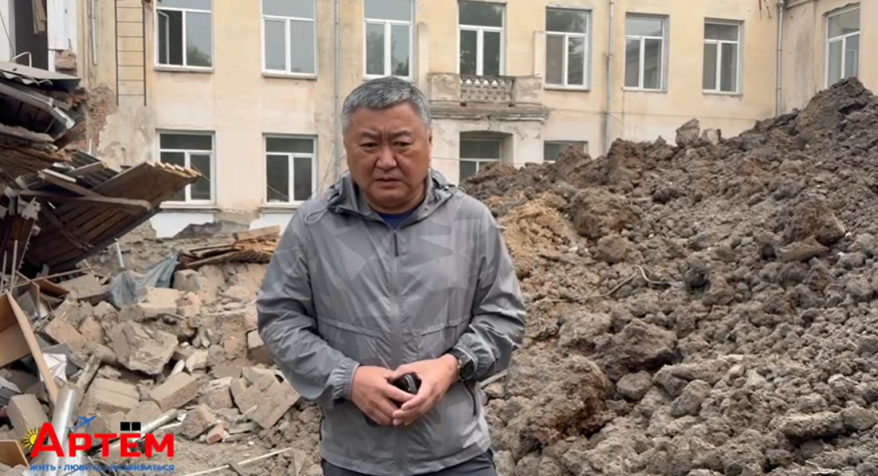 Пристроенный спортзал обрушился в приморской школе во время капитального ремонта