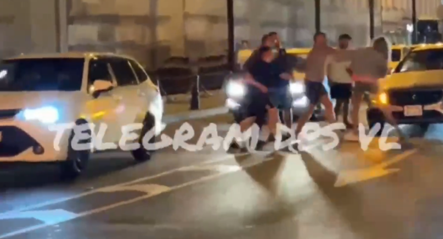 "Девушка зря вмешалась": массовая драка во Владивостоке попала на видео