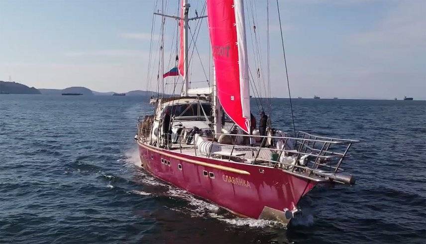 Из Владивостока в Астрахань могут передать яхту, построенную для юных мореходов Приморья