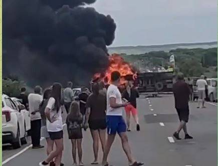 Федеральная трасса блокирована в результате ДТП под Спасском-Дальнем Федеральная трасса блокирована в результате ДТП под Спасском-Дальнем