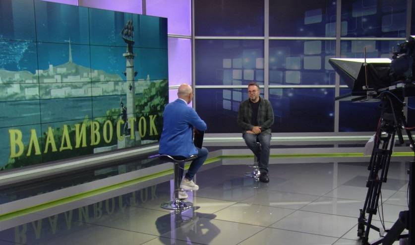 "Говорит и показывает Владивосток": как начиналась карьера на ТВ "человека и парохода" Василия Красюка