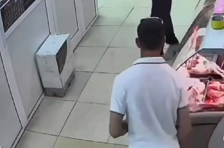 «Точно под видеокамерой»: приморец стащил из кассы значительную сумму денег «Точно под видеокамерой»: приморец стащил из кассы значительную сумму денег