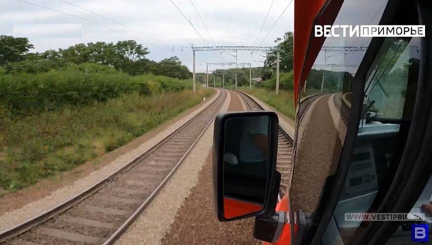 Школьника затянуло под поезд во Владивостоке Школьника затянуло под поезд во Владивостоке