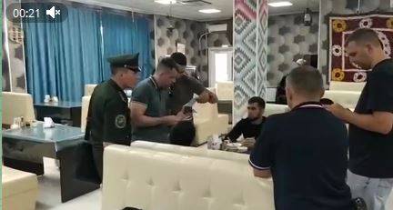 Силовики накрыли "новых русских" в аутентичном кафе Уссурийска