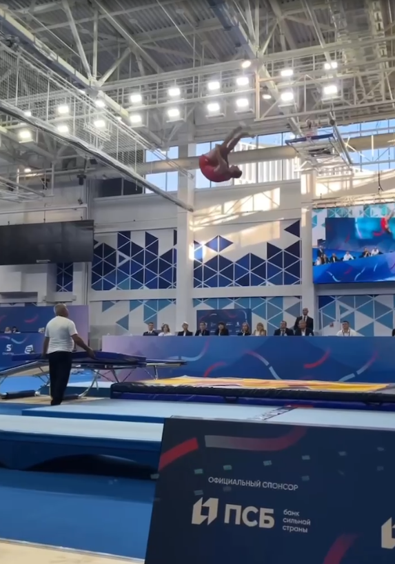 Приморский спортсмен повторил национальный рекорд по трудности в прыжках на батуте