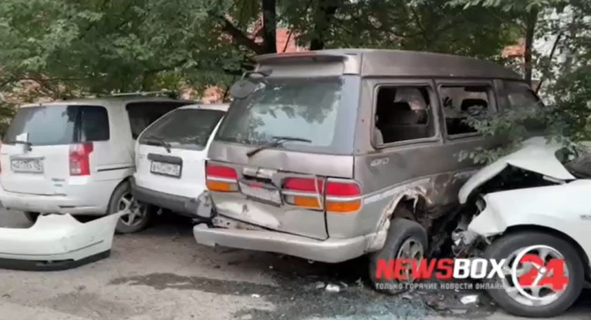 Пьяный лихач устроил массовое ДТП, скрываясь от полиции во Владивостоке