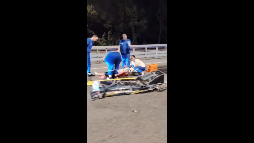 Мотоциклист на Kawasaki погиб, его пассажирка лишилась конечностей. Видео